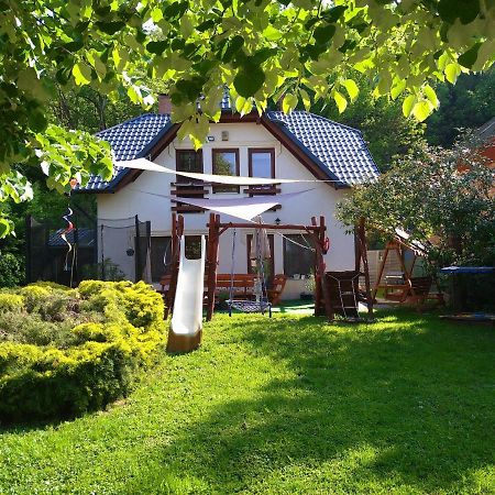 Liliána Vendégház Balatonfuzfo Exterior foto