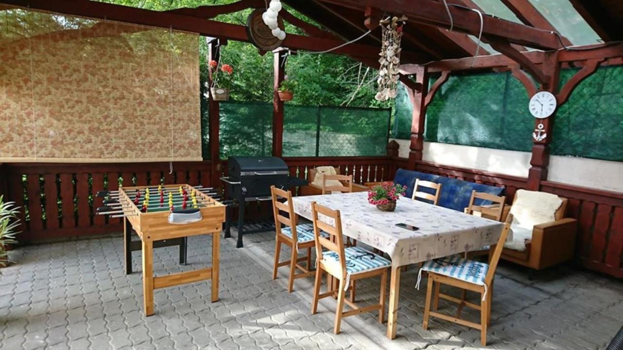 Liliána Vendégház Balatonfuzfo Exterior foto