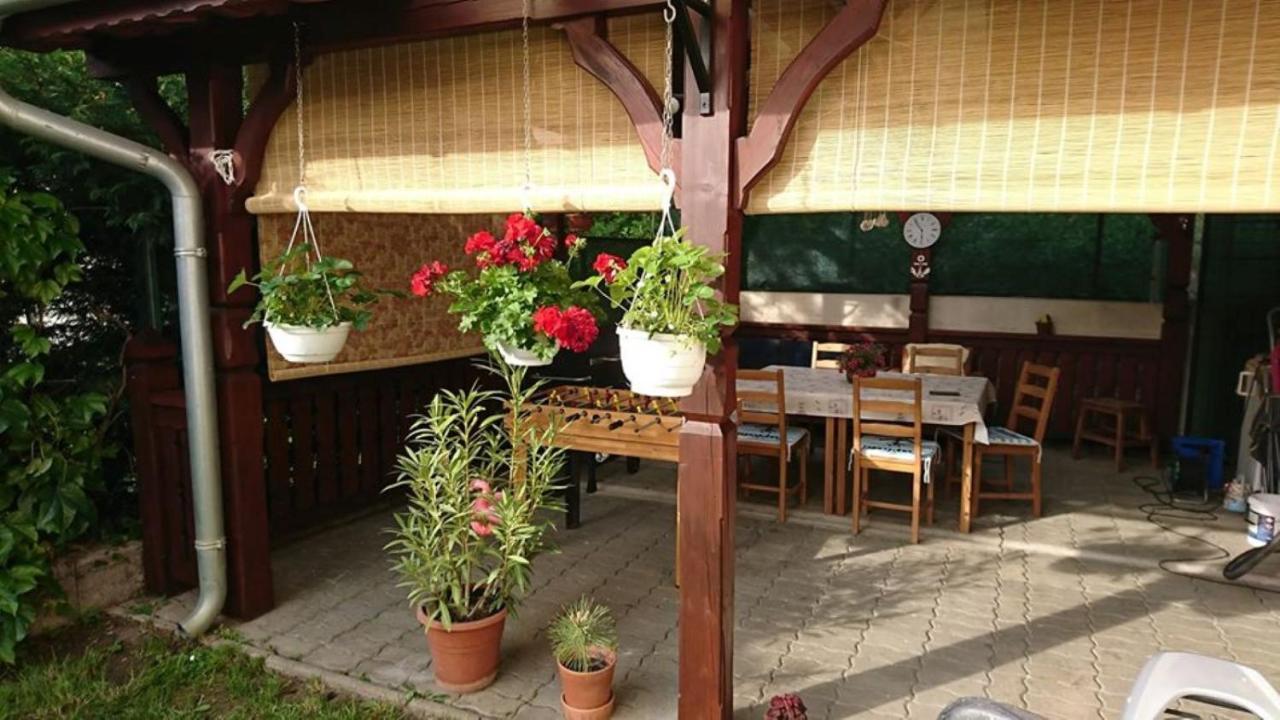 Liliána Vendégház Balatonfuzfo Exterior foto
