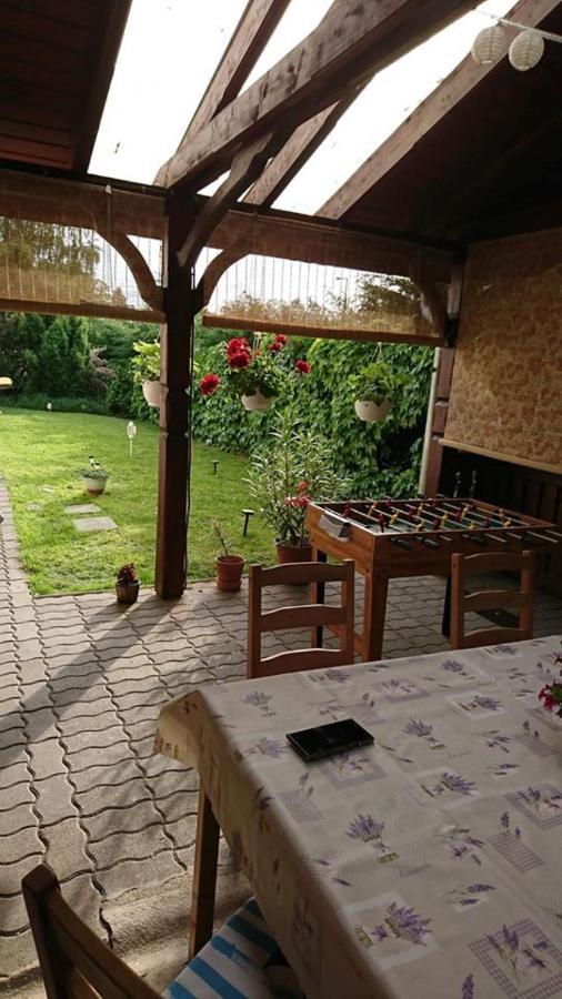 Liliána Vendégház Balatonfuzfo Exterior foto