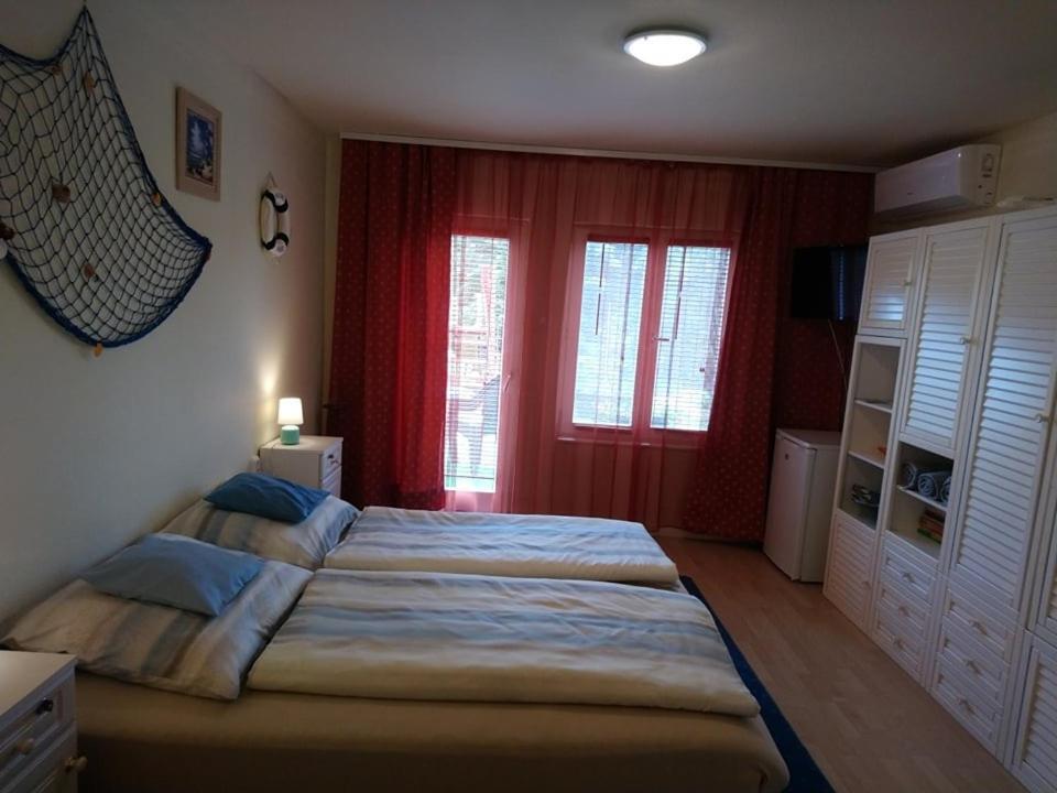 Liliána Vendégház Balatonfuzfo Exterior foto